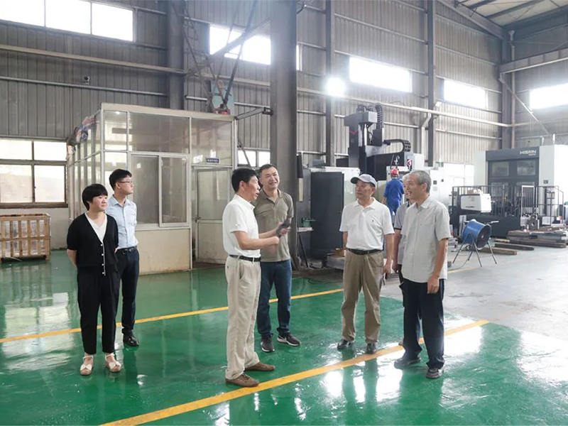 Il rappresentante provinciale del Congresso popolare Gu Xiaobo e la sua delegazione si sono recati alla Meige Machinery per svolgere attività di ricerca sui talenti